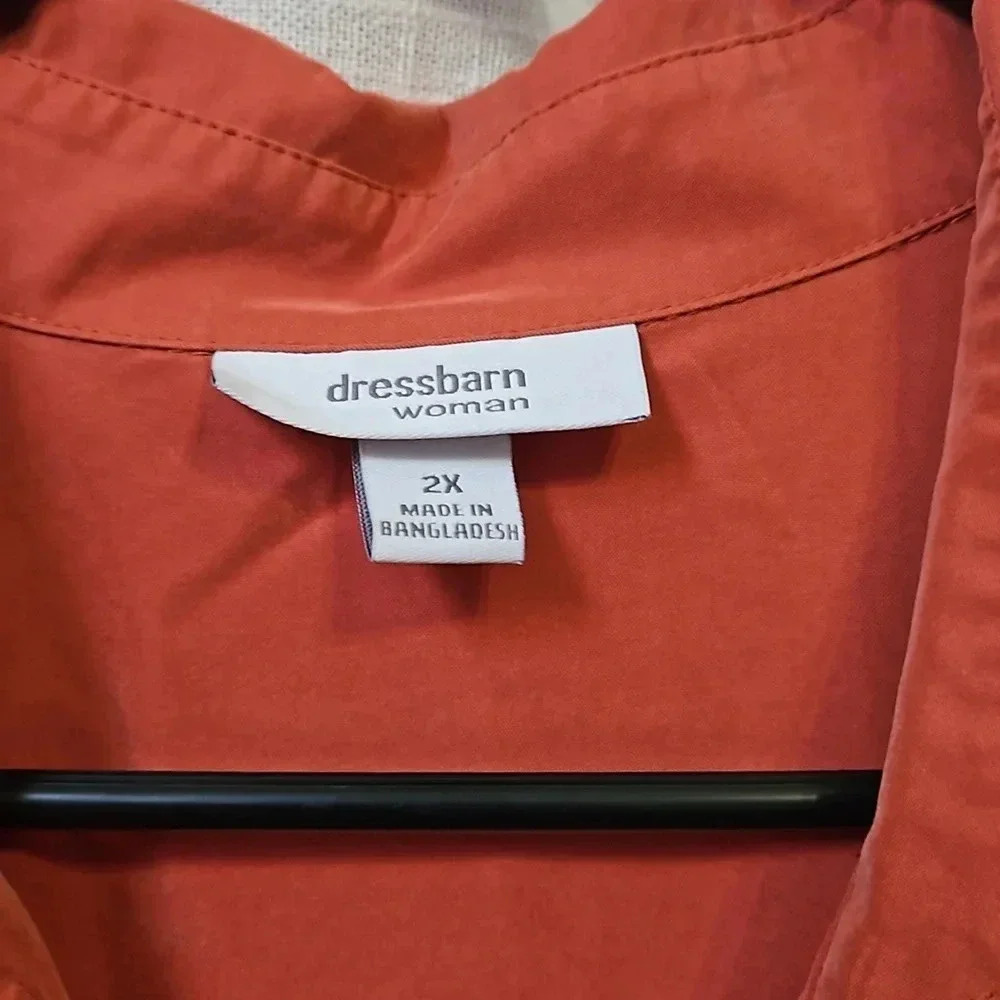 DRESS BARN TOP - Picture 3 of 6